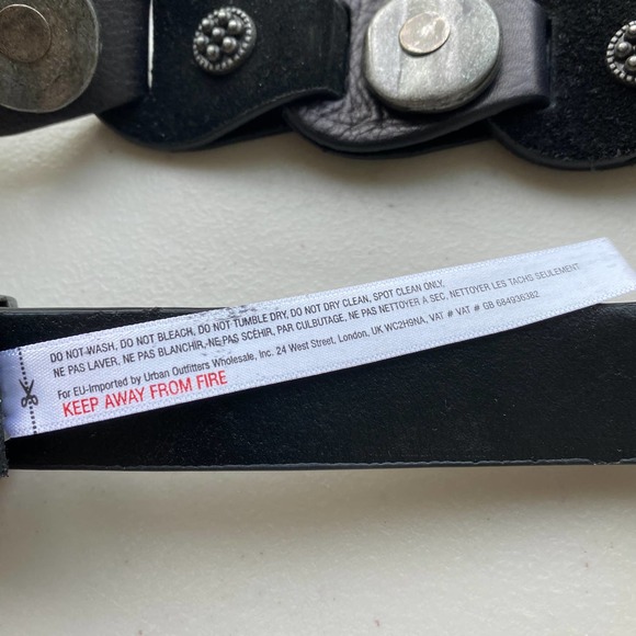 NEW without Tag - Free People Medallion Black Leather Belt M/L - Picture 9 of 10